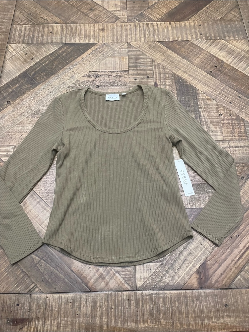 NWT Cyrus Essentials Ribbed Long Sleeve Scoop Neck Top Greenish Brown Medium